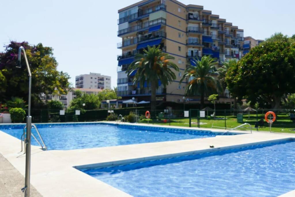 Holiday Rentals Piscina, Playa Parking A 5 Min Caminando Del Puerto De Benalmádena Exteriör bild